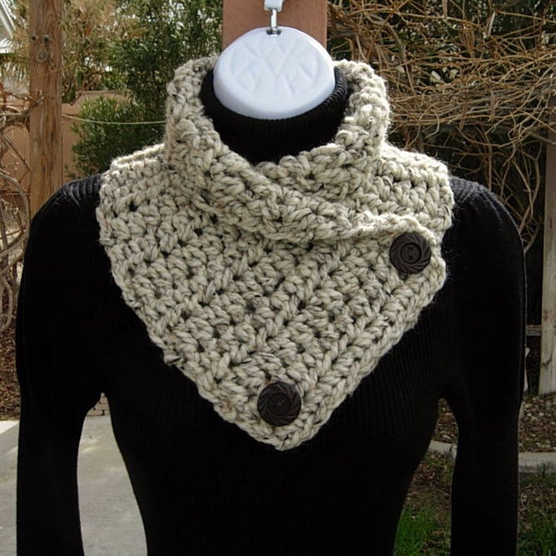 Dreamweaver crochet neck warmer scarf