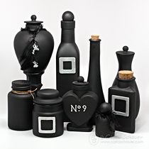 Halloween-potion-bottles-with-black-paint.jpg